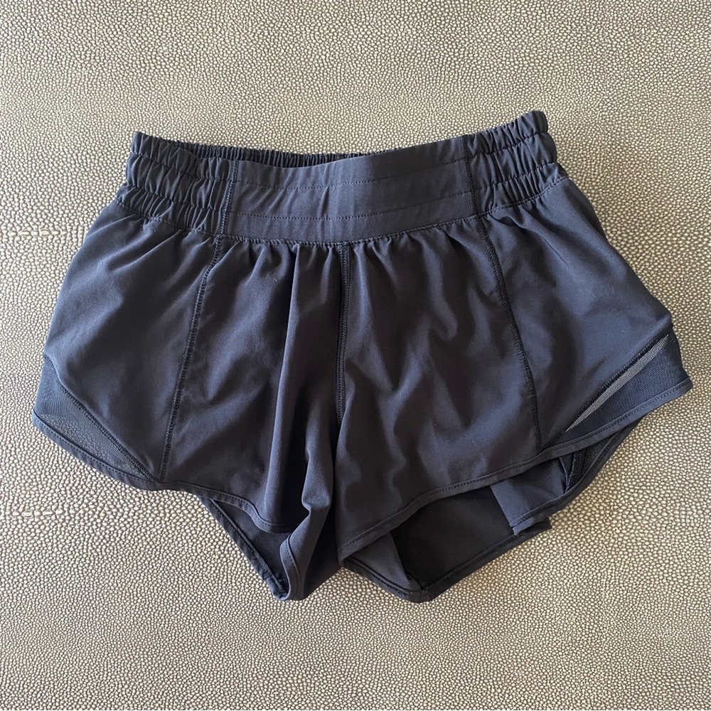 Lululemon Hotty Hot Short 2.5